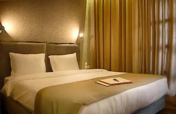 Athlos Hotel location